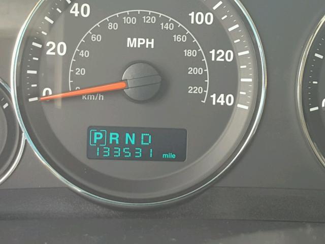 1J8HG58207C569921 - 2007 JEEP COMMANDER WHITE photo 8