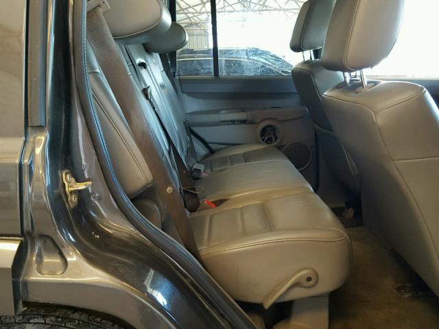 1J8HG48K06C363037 - 2006 JEEP COMMANDER GRAY photo 6