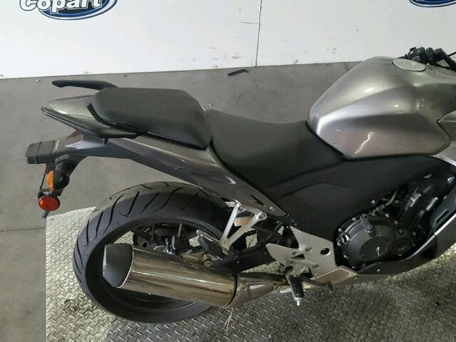 MLHPC4416F5200034 - 2015 HONDA CBR500 R SILVER photo 6