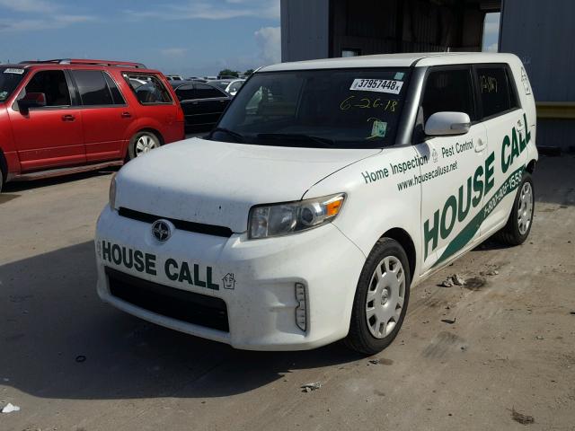 JTLZE4FE2DJ033394 - 2013 TOYOTA SCION XB Weiß Foto 2
