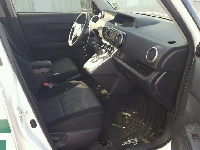 JTLZE4FE2DJ033394 - 2013 TOYOTA SCION XB Weiß Foto 5
