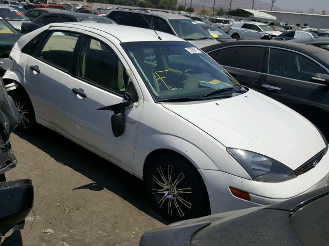 1FAFP34Z83W206996 - 2003 FORD FOCUS SE C WHITE photo 1