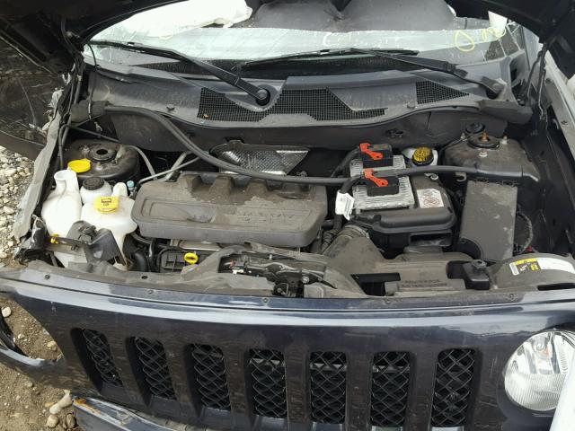 1C4NJRFB2GD586252 - 2016 JEEP PATRIOT GRAY photo 6