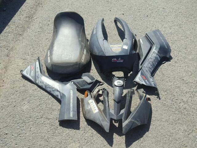 3JBMXAX29HJ000117 - 2017 CAN-AM RENEGADE X BLACK photo 9