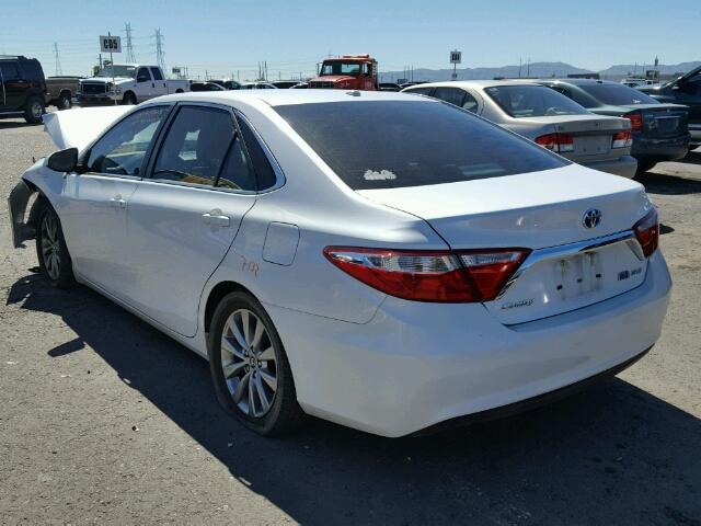 4T1BD1FK7FU153709 - 2015 TOYOTA CAMRY HYBR WHITE photo 3