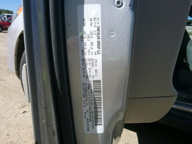 2V4RW4D15AR250766 - 2010 VOLKSWAGEN ROUTAN S SILVER photo 10