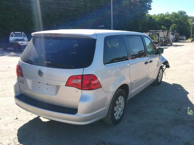 2V4RW4D15AR250766 - 2010 VOLKSWAGEN ROUTAN S SILVER photo 4
