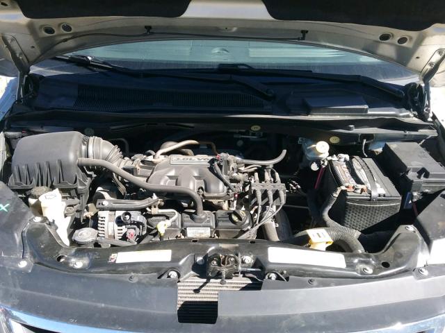 2V4RW4D15AR250766 - 2010 VOLKSWAGEN ROUTAN S SILVER photo 7