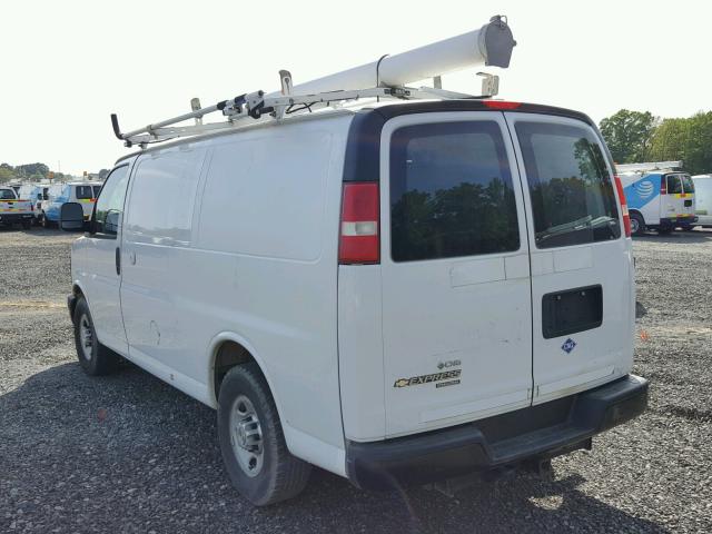 1GCWGFCB4C1122378 - 2012 CHEVROLET EXPRESS G2 WHITE photo 3