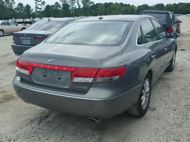 KMHFC46F88A267487 - 2008 HYUNDAI AZERA SE GRAY photo 4