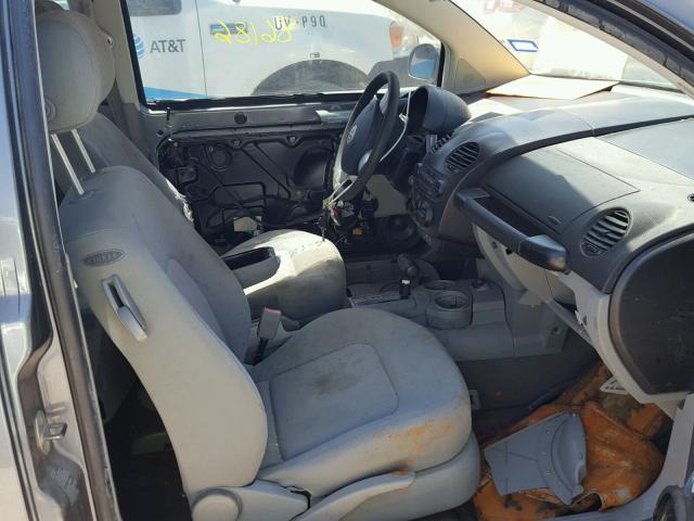 3VWCB21C62M447781 - 2002 VOLKSWAGEN NEW BEETLE 灰色 照片 5