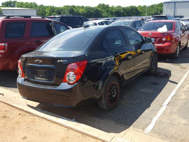 1G1JA5SH1G4141673 - 2016 CHEVROLET SONIC LS შავი ფოტო 4