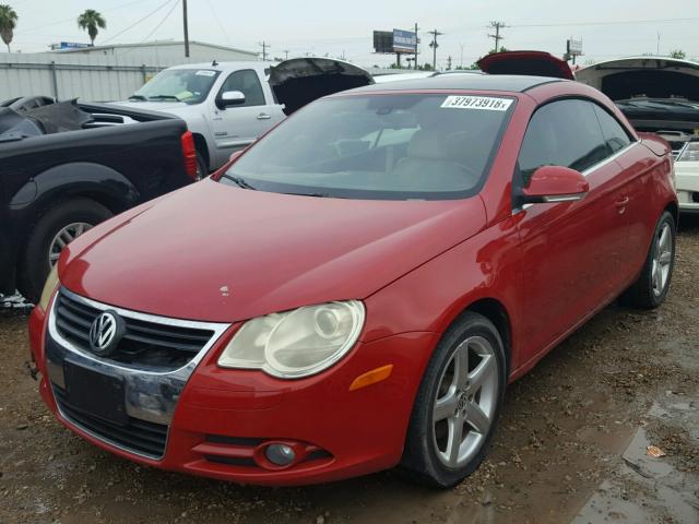 WVWDA71F97V035417 - 2007 VOLKSWAGEN EOS 2.0T S RED photo 2