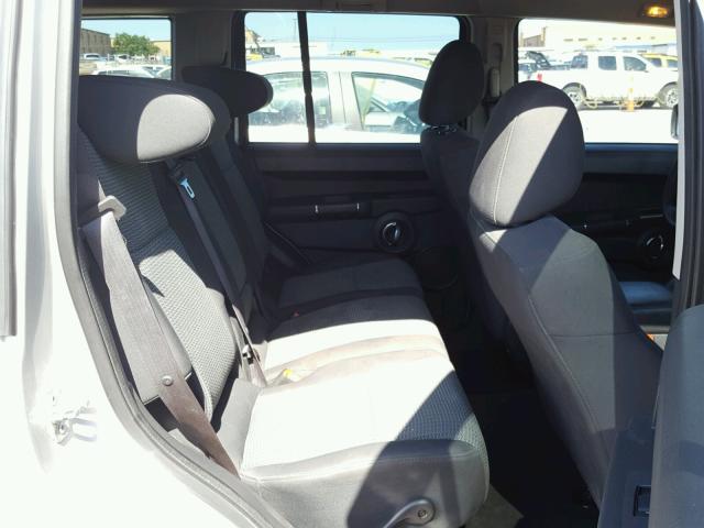 1J4RG4GK4AC127958 - 2010 JEEP COMMANDER SILVER photo 6