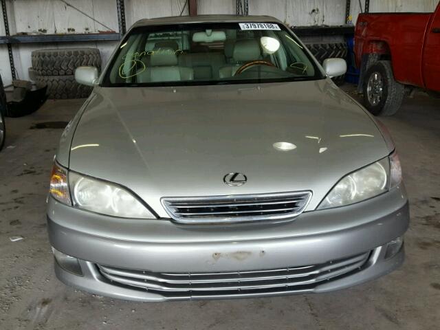 JT8BF28G110316530 - 2001 LEXUS ES 300 SILVER photo 9