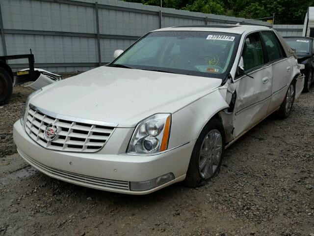 1G6KH5E63BU124497 - 2011 CADILLAC DTS PREMIU WHITE photo 2