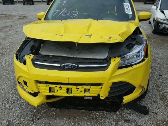 1FMCU0GX2GUB23382 - 2016 FORD ESCAPE SE YELLOW photo 9