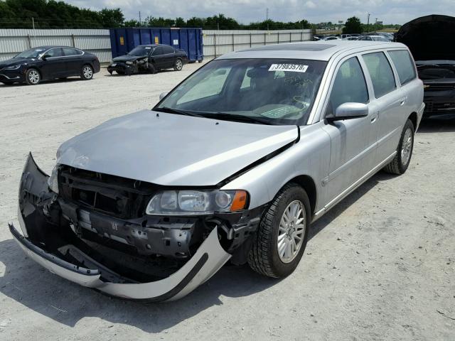 YV1SW612552521229 - 2005 VOLVO V70 SILVER photo 2