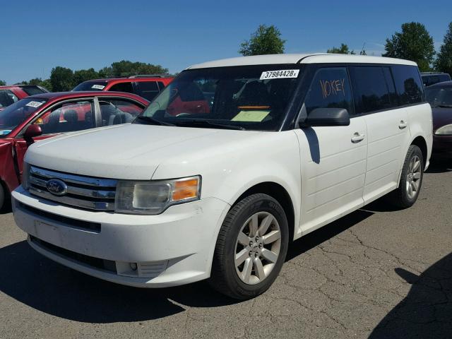 2FMDK51C99BA21504 - 2009 FORD FLEX SE WHITE photo 2