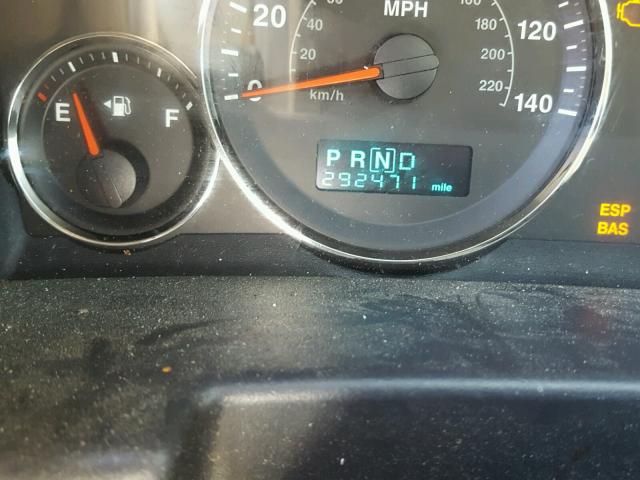 1J8HG58N66C305983 - 2006 JEEP COMMANDER WHITE photo 8