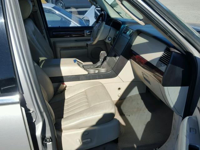 5LMFU28R53LJ15296 - 2003 LINCOLN NAVIGATOR GRAY photo 5