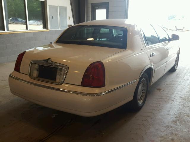 1LNHM83W41Y658747 - 2001 LINCOLN TOWN CAR C WHITE photo 4