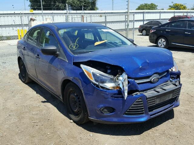 1FAHP3E2XCL435790 - 2012 FORD FOCUS BLUE photo 1