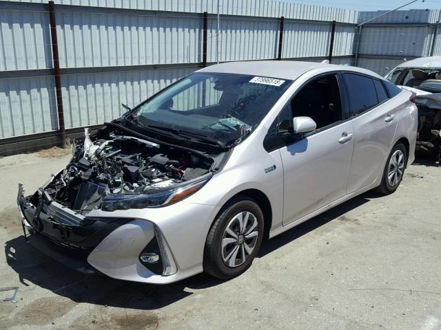 JTDKARFP8H3046944 - 2017 TOYOTA PRIUS PRIM ვერცხლისფერი ფოტო 2
