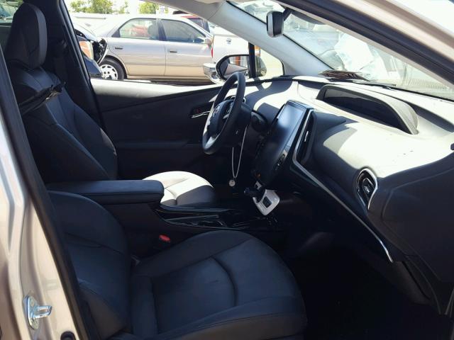 JTDKARFP8H3046944 - 2017 TOYOTA PRIUS PRIM ვერცხლისფერი ფოტო 5