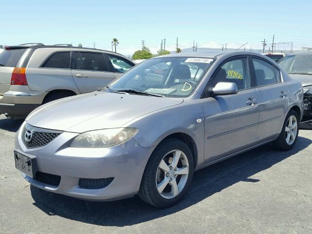 JM1BK12G761446300 - 2006 MAZDA 3 I GRAY photo 2