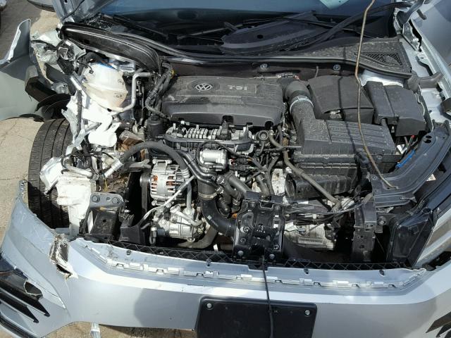 1VWDT7A39HC077645 - 2017 VOLKSWAGEN PASSAT R-L SILVER photo 7