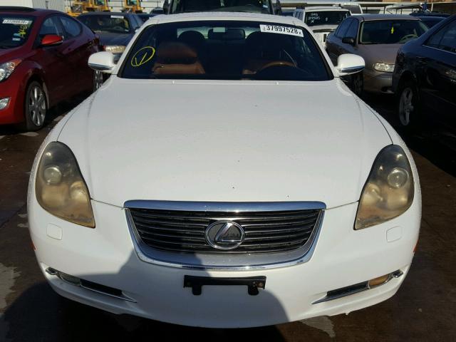 JTHFN48Y069001682 - 2006 LEXUS SC 430 WHITE photo 9