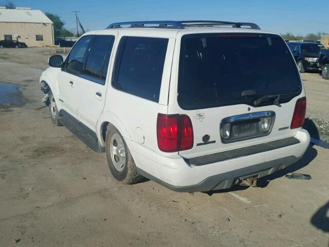 5LMRU27L2XLJ00903 - 1999 LINCOLN NAVIGATOR WHITE photo 3