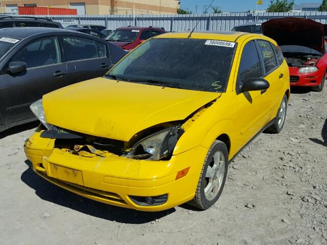 1FAFP37N36W143934 - 2006 FORD FOCUS ZX5 YELLOW photo 2