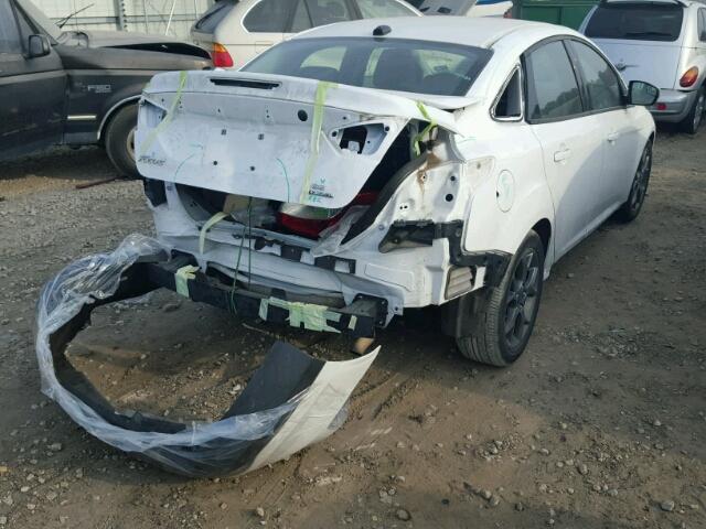 1FADP3F20DL345577 - 2013 FORD FOCUS SE WHITE photo 4