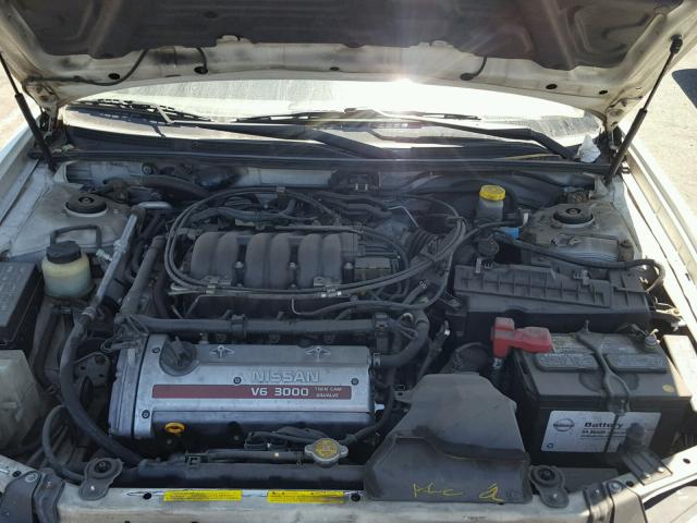 JN1CA31D41T830271 - 2001 NISSAN MAXIMA GXE WHITE photo 7