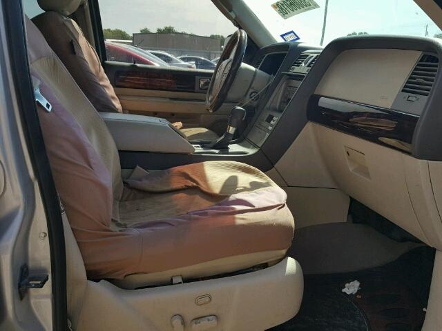 5LMFU27R64LJ11552 - 2004 LINCOLN NAVIGATOR Schwarz Foto 5