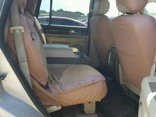 5LMFU27R64LJ11552 - 2004 LINCOLN NAVIGATOR Schwarz Foto 6