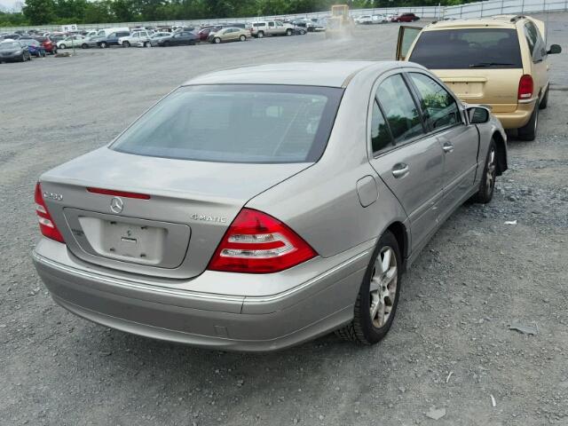 WDBRF92H97F879467 - 2007 MERCEDES-BENZ C 280 4MAT GOLD photo 4