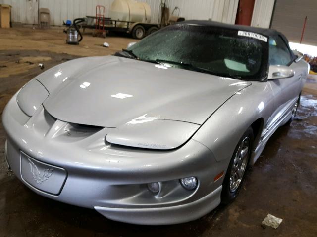 2G2FS32K5Y2170115 - 2000 PONTIAC FIREBIRD SILVER photo 2