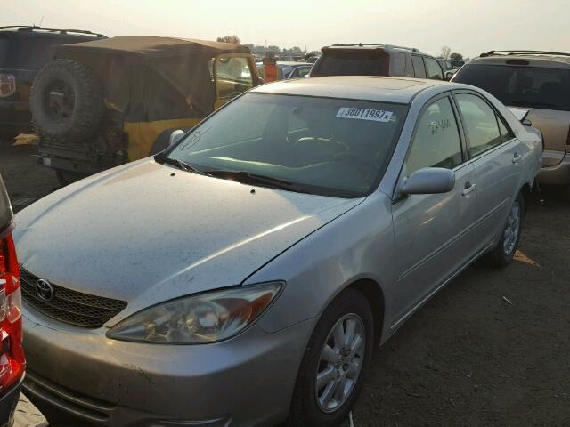 4T1BE30K12U600417 - 2002 TOYOTA CAMRY LE/X SILVER photo 2