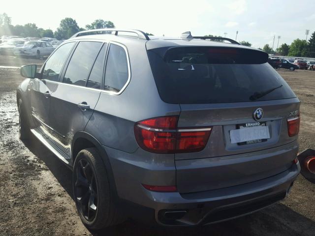 5UXZV8C54D0C14639 - 2013 BMW X5 XDRIVE5 GRAY photo 3