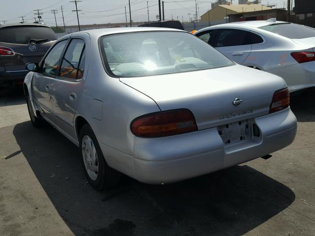 1N4BU31D5RC212118 - 1994 NISSAN ALTIMA XE SILVER photo 3