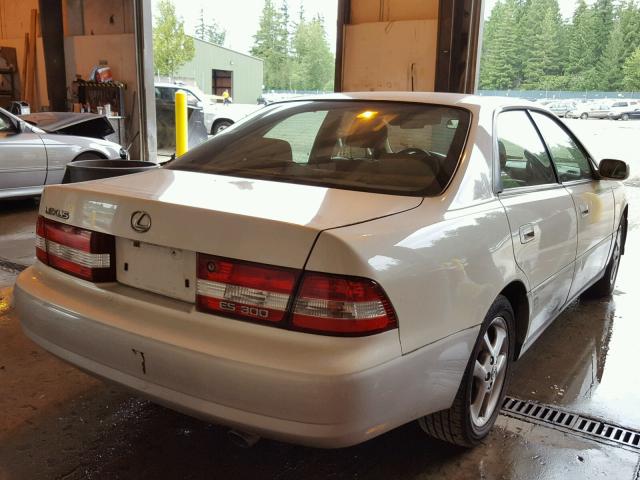 JT8BF28G310293865 - 2001 LEXUS ES 300 WHITE photo 4