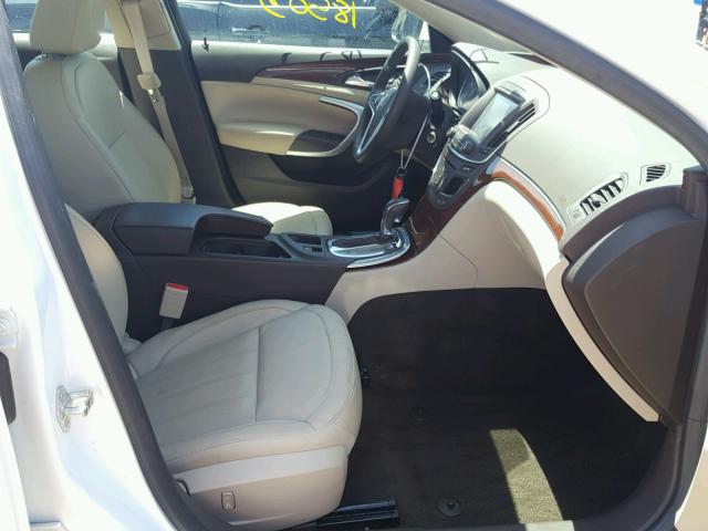 2G4GK5EX2F9297648 - 2015 BUICK REGAL WHITE photo 5