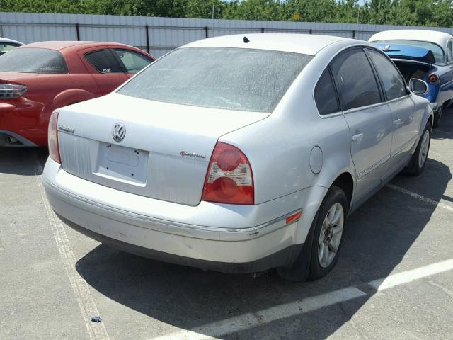 WVWPD63B34E218137 - 2004 VOLKSWAGEN PASSAT GLS SILVER photo 4