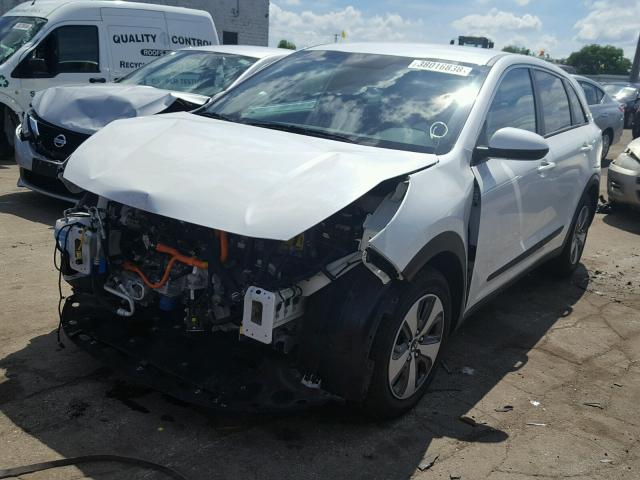 KNDCB3LC8H5048889 - 2017 KIA NIRO FE WHITE photo 2