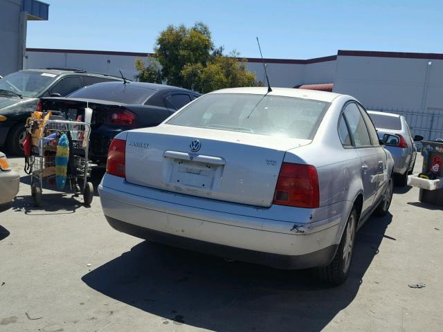 WVWBH63B91P048851 - 2001 VOLKSWAGEN PASSAT GLX 银色 照片 4