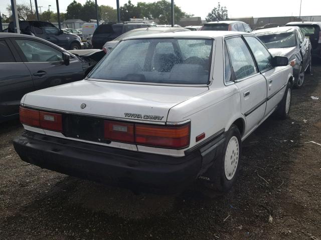 JT2SV21E6J3305012 - 1988 TOYOTA CAMRY DLX WHITE photo 4