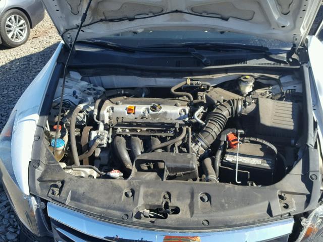 1HGCP2F68BA146807 - 2011 HONDA ACCORD SE WHITE photo 7